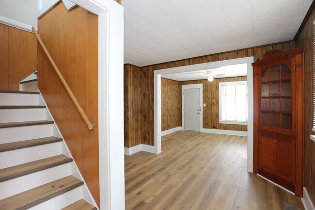 Building Photo - 014