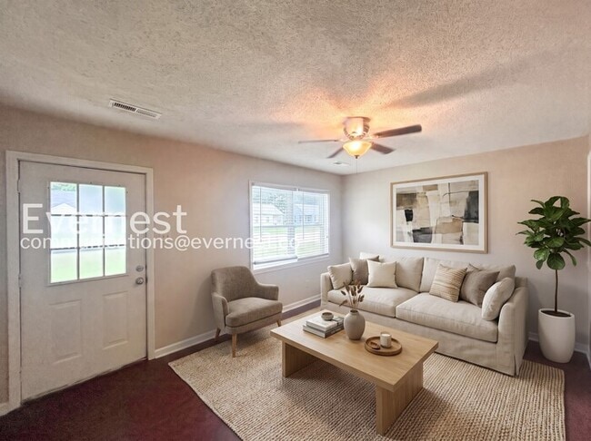 Building Photo - 2 Bed, 1 Bath Home with Fenced Yard / Pet-Friendly / Available Now!