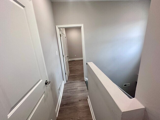 Building Photo - 1530 N Sydenham St