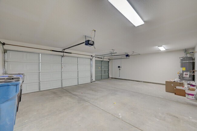 Building Photo - Remodeled Single Story, 4 Bedroom Home in Desert Shores