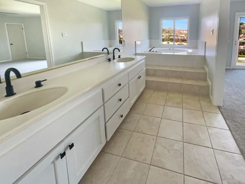 Building Photo - 2644 La Costa Ave