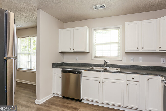 Building Photo - 6802 Browns Mill Walk