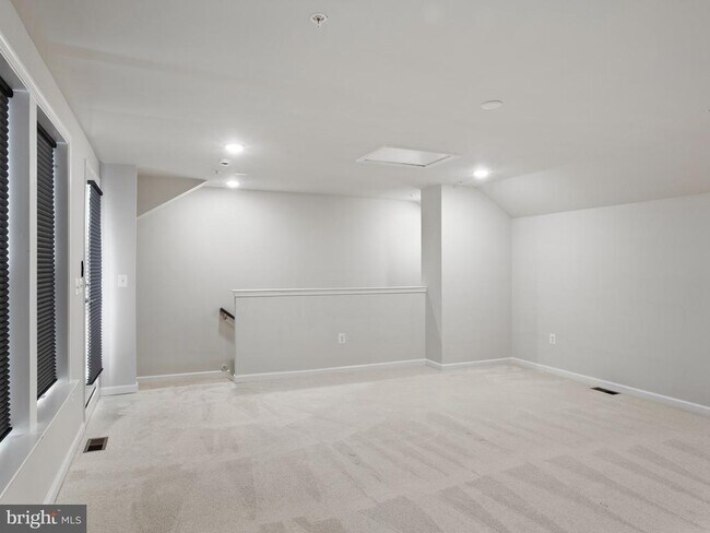 Building Photo - 305 Backwater Wy