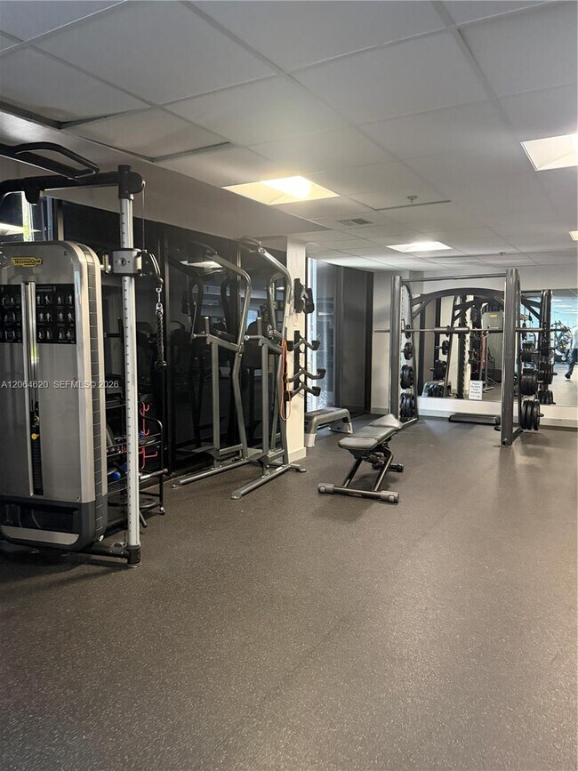 Building Photo - 540 Brickell Key Dr
