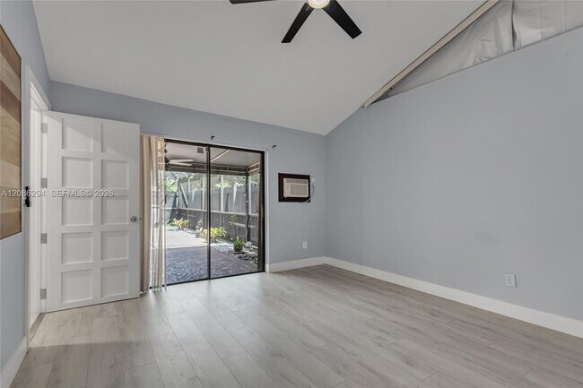 Building Photo - 1050 Summit Trail Cir