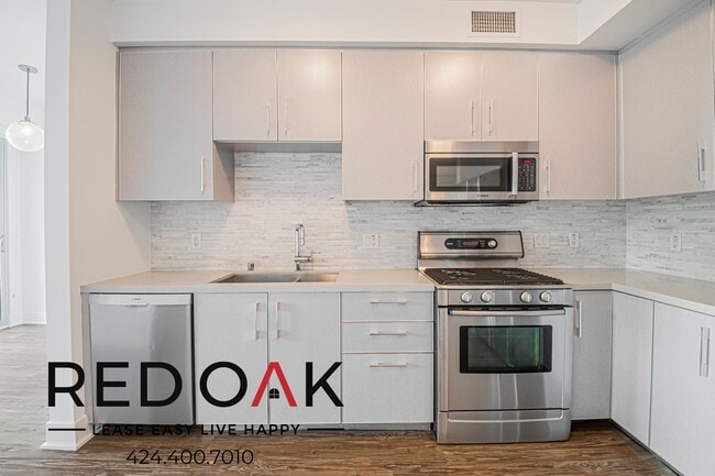 Building Photo - 1168 S Barrington Ave