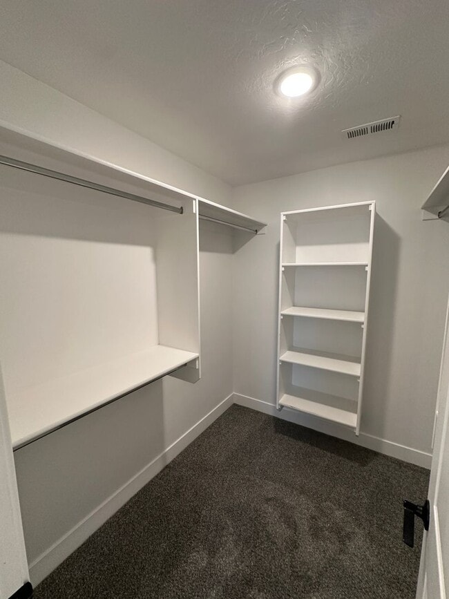 Building Photo - 881 S 25 E