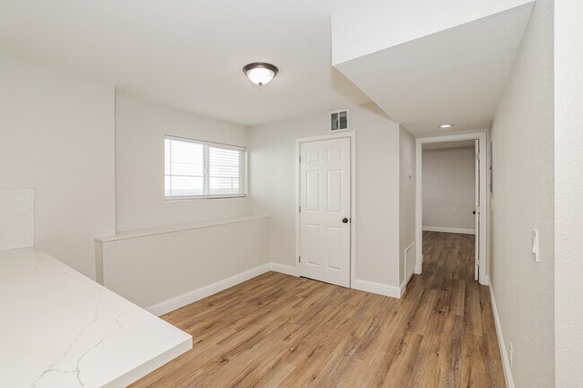 Building Photo - 1333 87th Ave