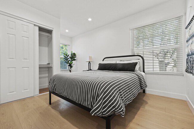 Building Photo - Showing Times: to schedule a viewing, please contact us