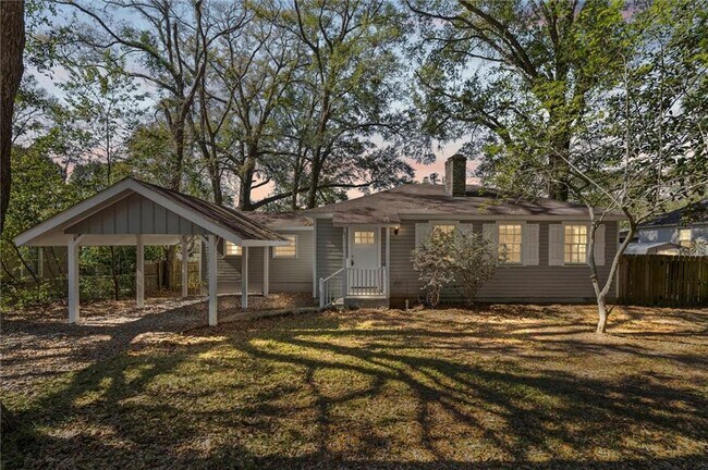 Building Photo - 5213 Pineview Ln S