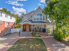 Building Photo - 22 Dunwood Rd