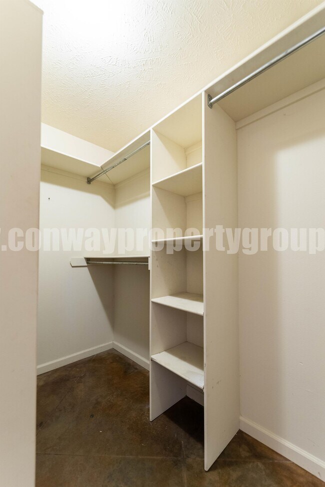 Building Photo - 2820 Longbow Ln