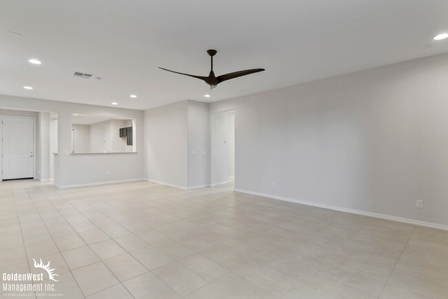 Building Photo - Modern 3Bdm 2Ba Litchfield Park Home with Stylish Upgrades!