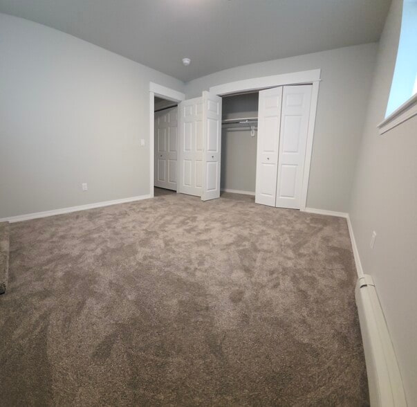 Building Photo - 405 S 20th Ave