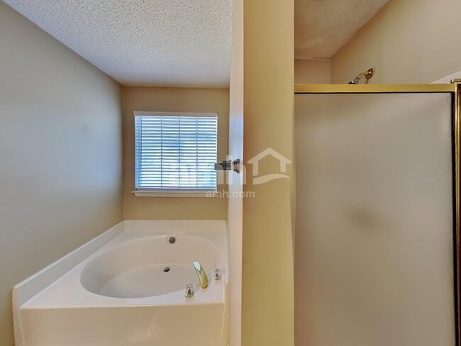Building Photo - 4476 High Gate Ct NW
