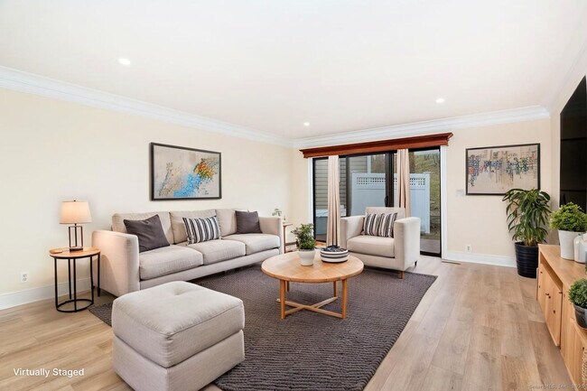 Building Photo - 13 Lawson Ln