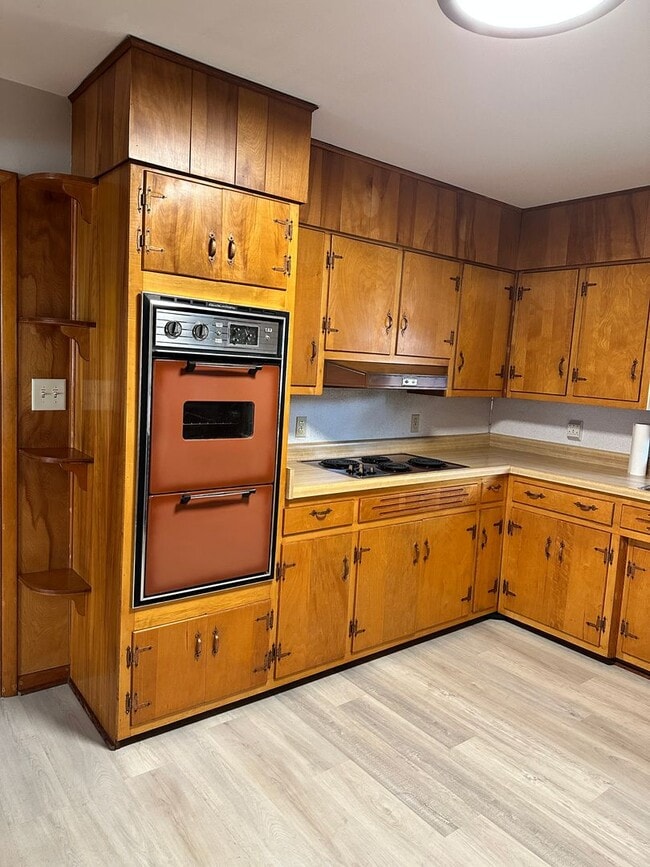 Building Photo - 708 Cave Mill Rd