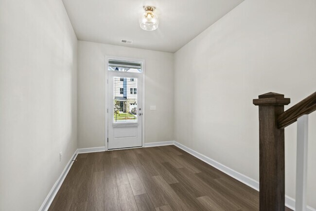Building Photo - 9413 Sun Fountain Dr
