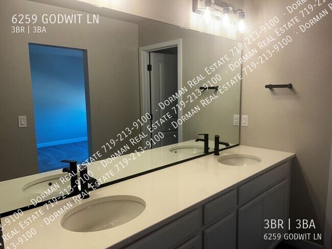 Building Photo - 6259 Godwit Ln