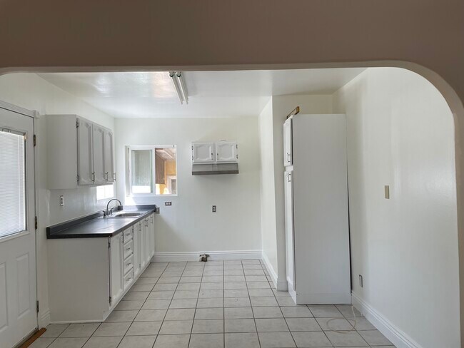 Building Photo - 6641 Charner St