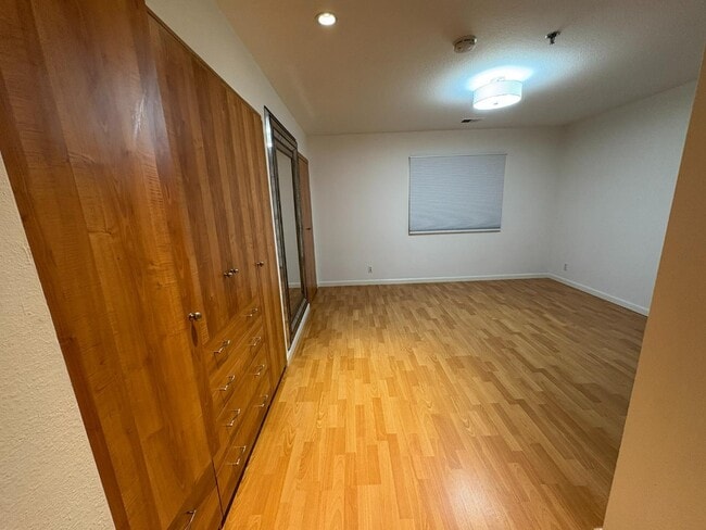 Building Photo - 153 California Ave