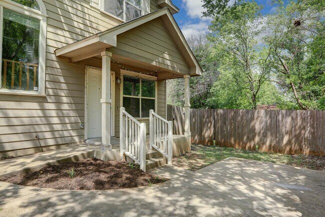 Primary Photo - 308 Blackson Ave