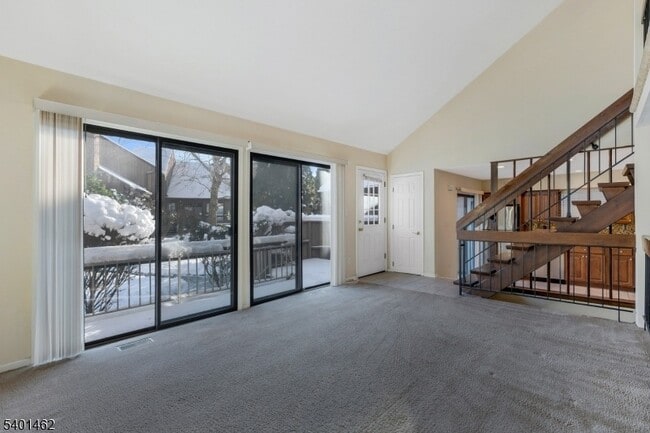 Building Photo - 117 Bluebird Dr