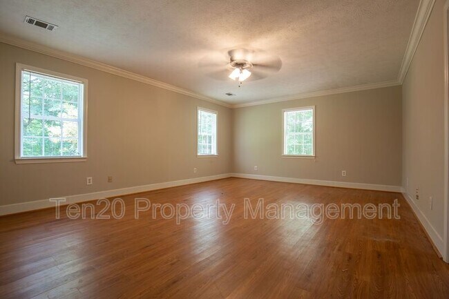 Building Photo - 8284 McKee Rd