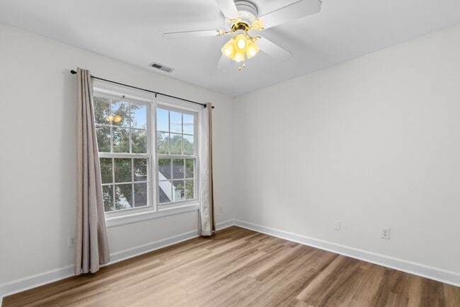 Building Photo - 2723 Sterling Park Dr