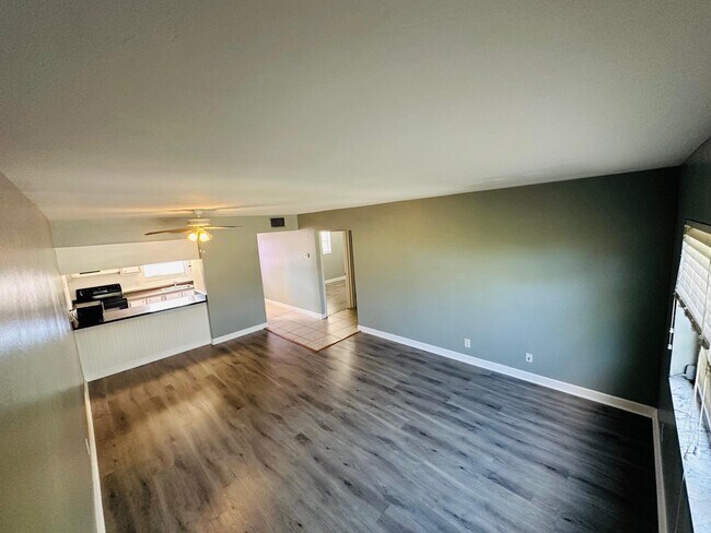 Building Photo - 761 Hummingbird Way