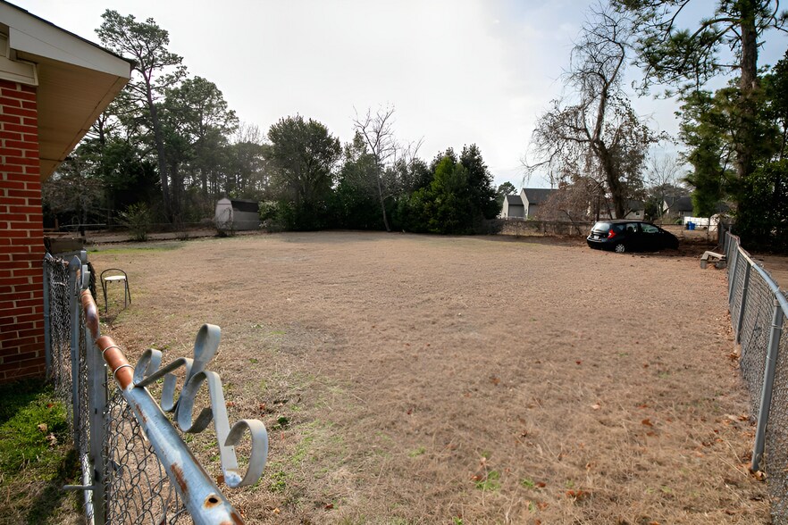 Building Photo - 1722 Shiloh Dr