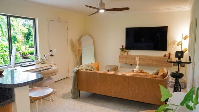 Building Photo - 3240 Mary St