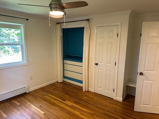Building Photo - 21 Newell Hill Rd