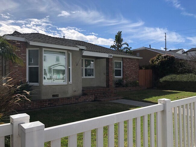 Primary Photo - 218 Lincoln Ave