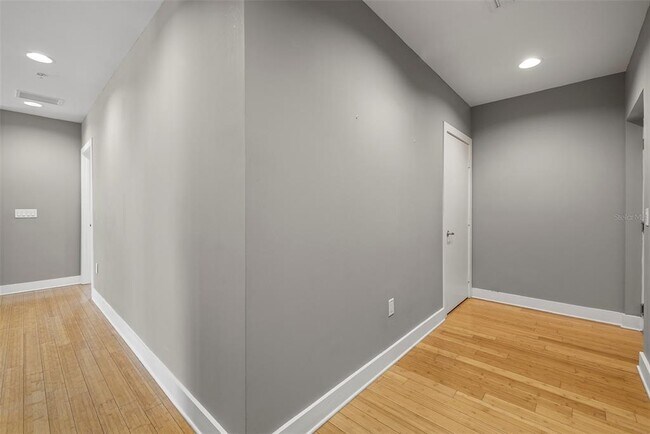 Building Photo - 1010 Central Ave N