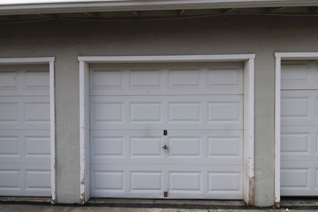 Building Photo - $3095 - Cozy 2/1 in the heart of Downtown San Jose