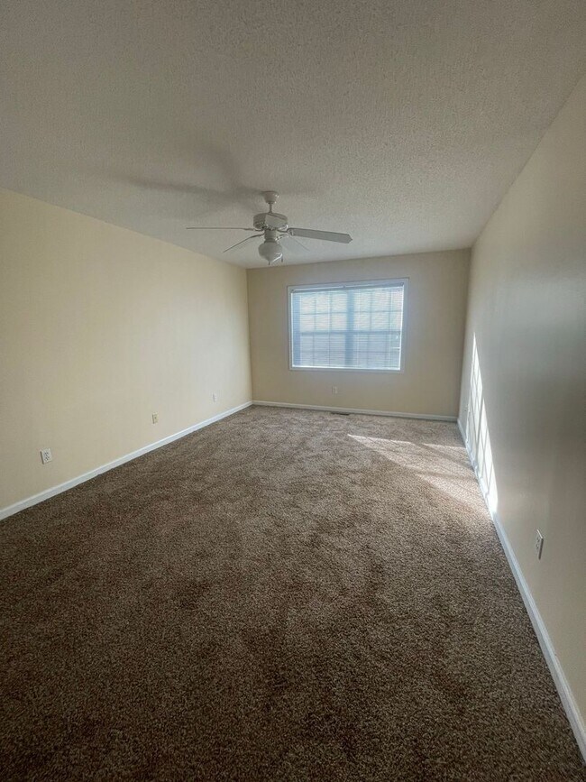 Building Photo - 143 S Spring View Dr