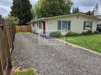 Building Photo - Check out this adorable 2.0 bedroom, 1.0 b...