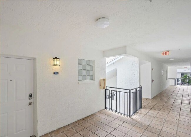 Building Photo - Gorgeous 2 bedroom 2 bath In Aventura on the Intercoastal