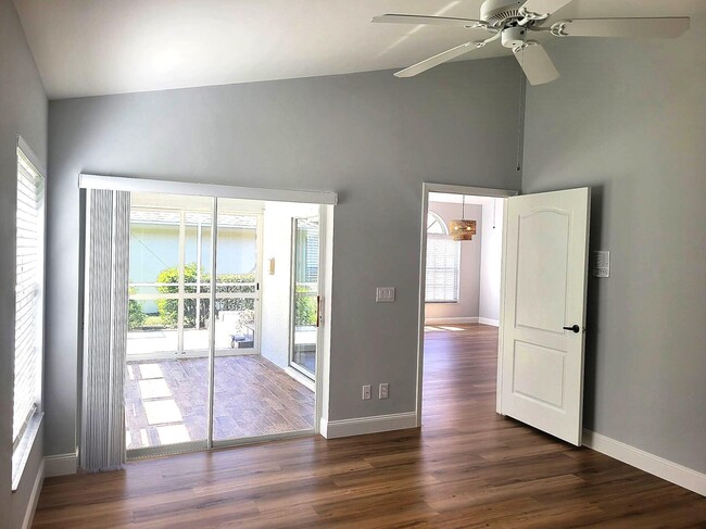 Building Photo - 20907 Country Barn Dr