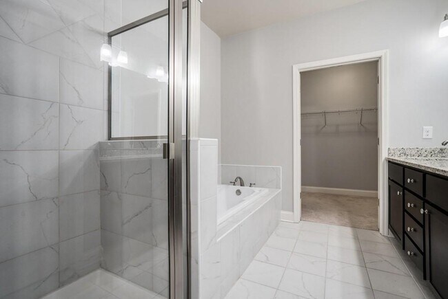 Building Photo - 612 Luckett Ct