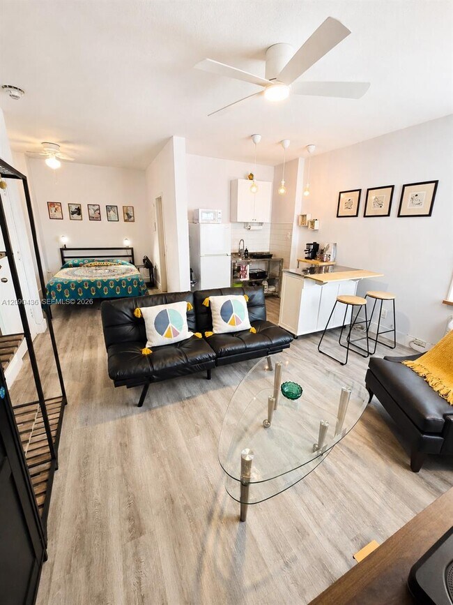 Building Photo - 3710 Collins Ave