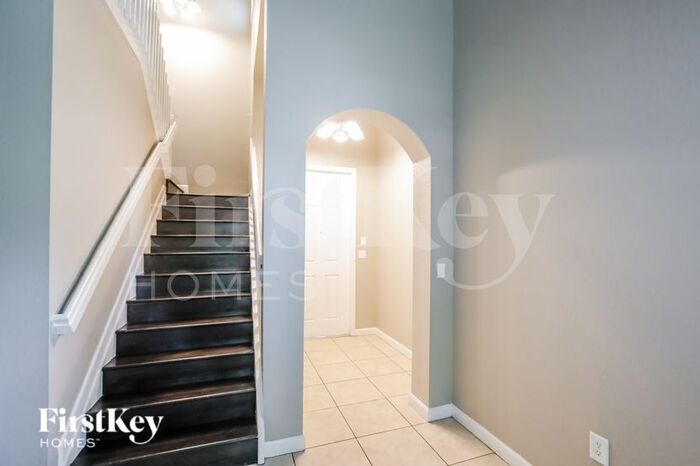 Building Photo - 300 NE 36th Avenue Rd