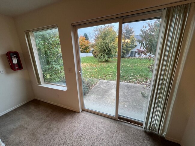 Building Photo - Spacious 2 Bed, 1.5 Bath in CDA!