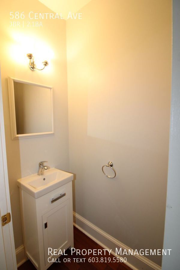 Building Photo - 586 Central Ave