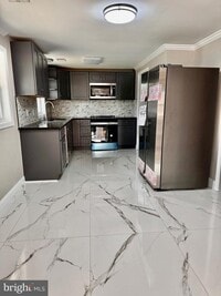 Building Photo - 137 Fox Dr