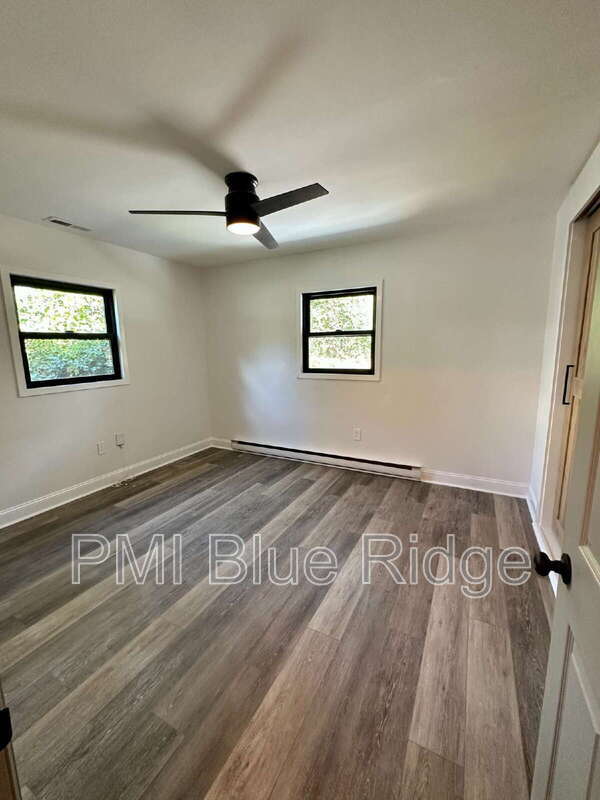 Building Photo - 2028 Arlington Pl