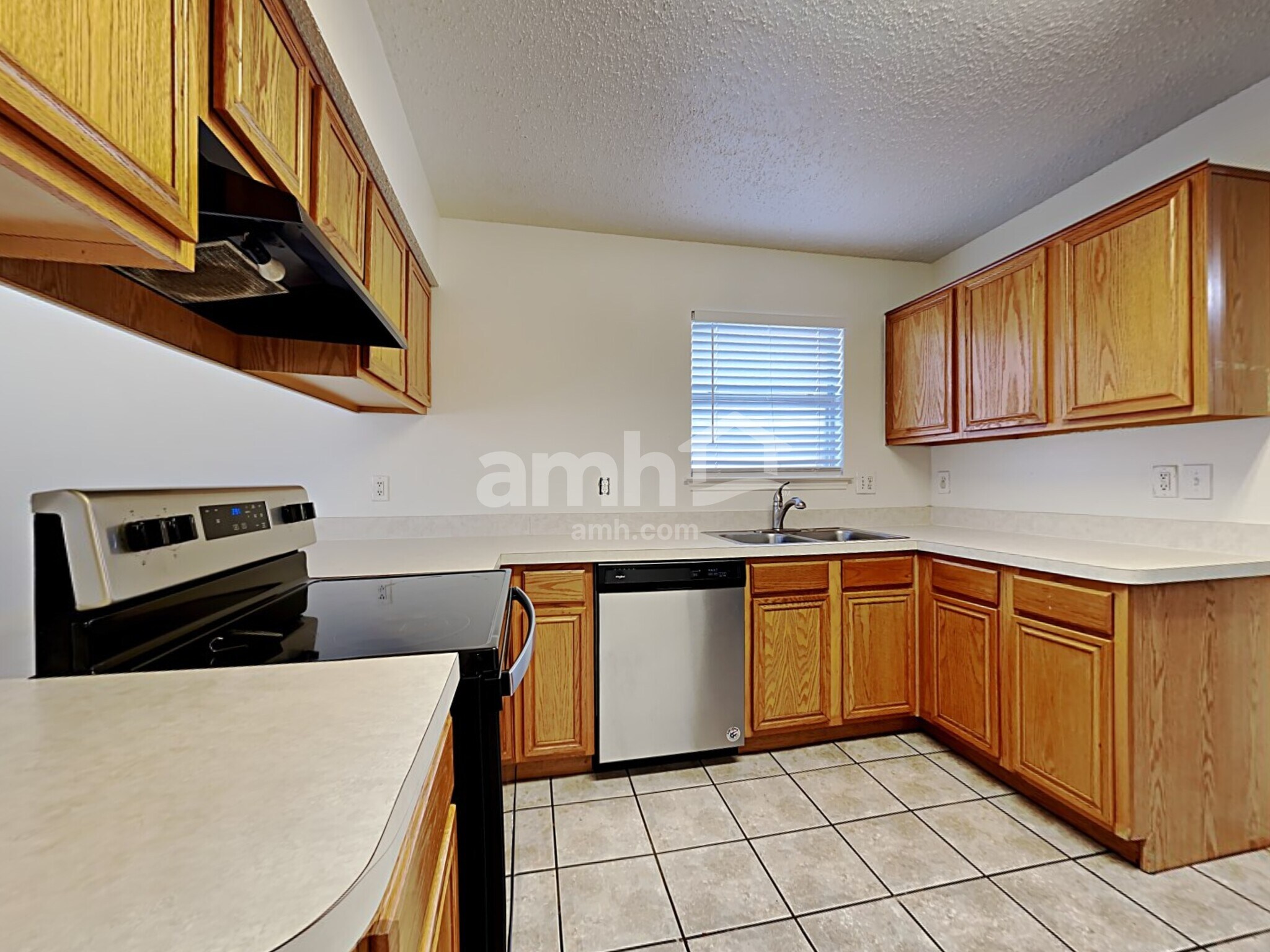 Building Photo - 816 Meadowlark Dr