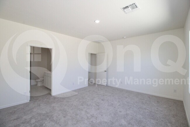 Building Photo - 24182 W Hidalgo Ave