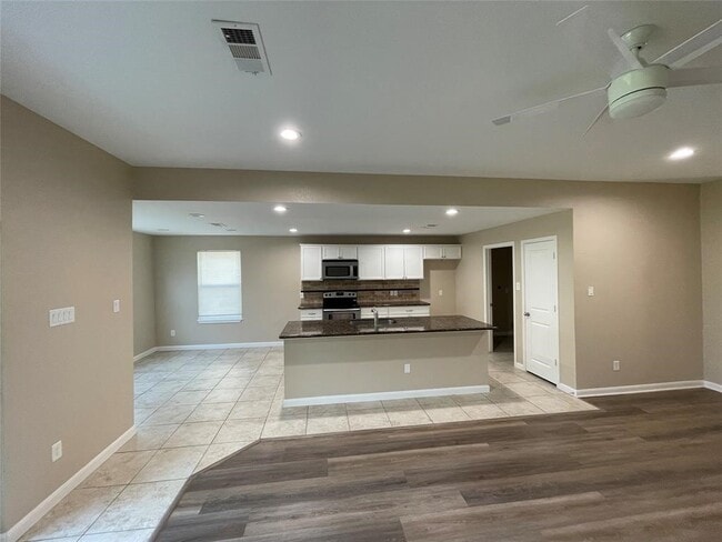 Building Photo - 604 W Willis St